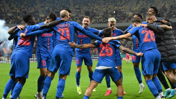 FCSB-se-bucura-dupa-gol-cu-Dinamo-scaled (1)