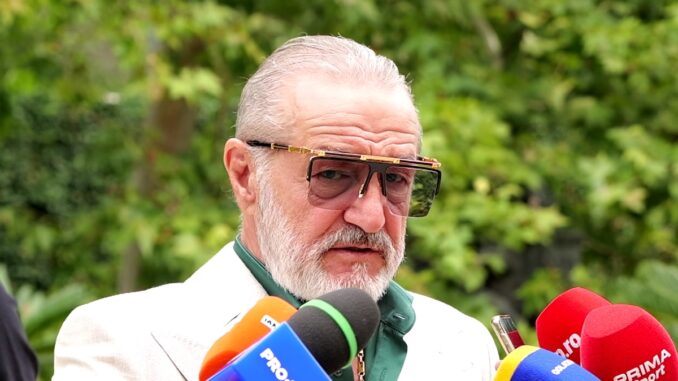 becali-12